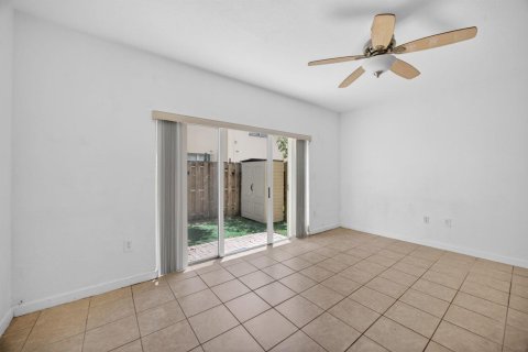 Touwnhouse à louer à Homestead, Floride: 3 chambres, 108.6 m2 № 2078289 - photo 18