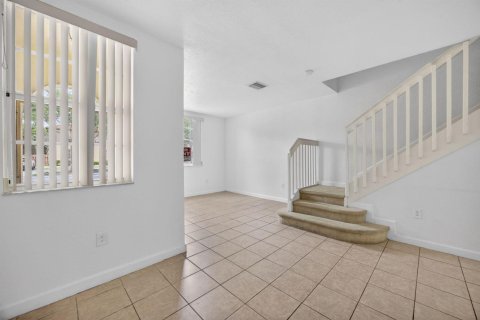 Touwnhouse à louer à Homestead, Floride: 3 chambres, 108.6 m2 № 2078289 - photo 7