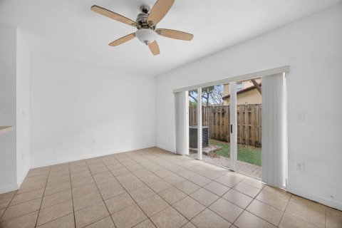 Touwnhouse à louer à Homestead, Floride: 3 chambres, 108.6 m2 № 2078289 - photo 19