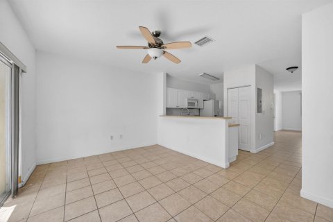 Touwnhouse à louer à Homestead, Floride: 3 chambres, 108.6 m2 № 2078289 - photo 14