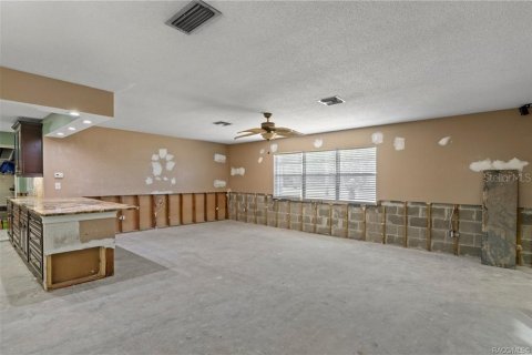 Купить виллу или дом в Кристал-Ривер, Флорида 8 комнат, 177.07м2, № 1717368 - фото 9
