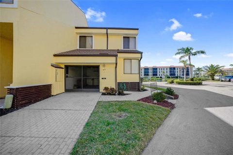 Townhouse in Punta Gorda, Florida 3 bedrooms, 150.32 sq.m. № 1550414 - photo 5