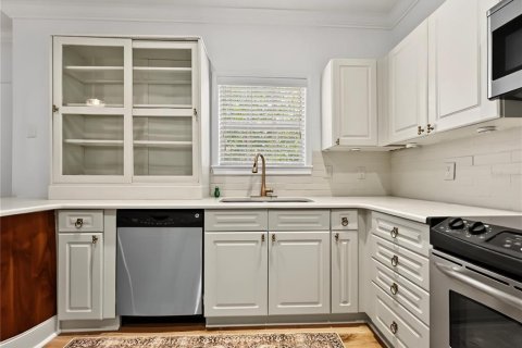 Condo in Celebration, Florida, 2 bedrooms  № 2370866 - photo 26