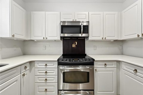Condo in Celebration, Florida, 2 bedrooms  № 2370866 - photo 23