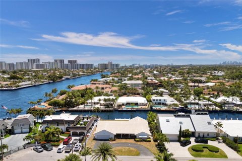 House in Fort Lauderdale, Florida 3 bedrooms, 222.13 sq.m. № 1695714 - photo 25