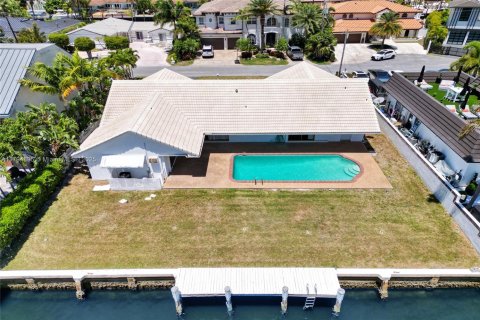 House in Fort Lauderdale, Florida 3 bedrooms, 222.13 sq.m. № 1695714 - photo 2