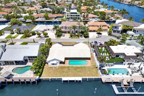 House in Fort Lauderdale, Florida 3 bedrooms, 222.13 sq.m. № 1695714 - photo 1