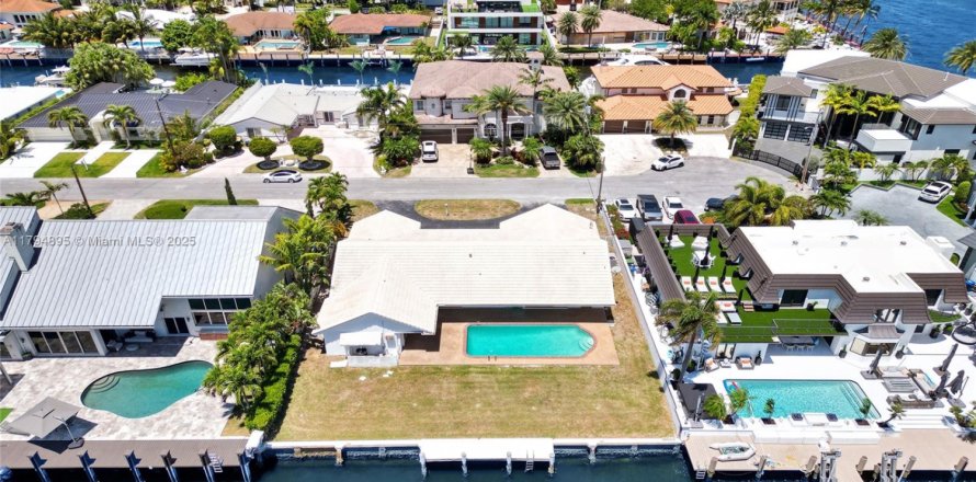 House in Fort Lauderdale, Florida 3 bedrooms, 222.13 sq.m. № 1695714