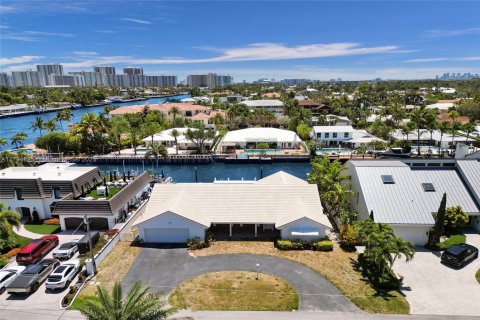 House in Fort Lauderdale, Florida 3 bedrooms, 222.13 sq.m. № 1695714 - photo 24