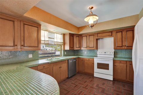 House in Fort Lauderdale, Florida 3 bedrooms, 222.13 sq.m. № 1695714 - photo 6