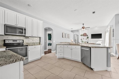 Villa ou maison à vendre à Land O' Lakes, Floride: 4 chambres, 222.78 m2 № 1884389 - photo 10