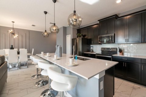 Touwnhouse à vendre à Davenport, Floride: 4 chambres, 177.81 m2 № 2355162 - photo 3