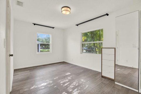 House in Tampa, Florida 2 bedrooms, 84.73 sq.m. № 1837351 - photo 10