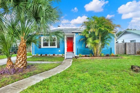 House in Tampa, Florida 2 bedrooms, 84.73 sq.m. № 1837351 - photo 1