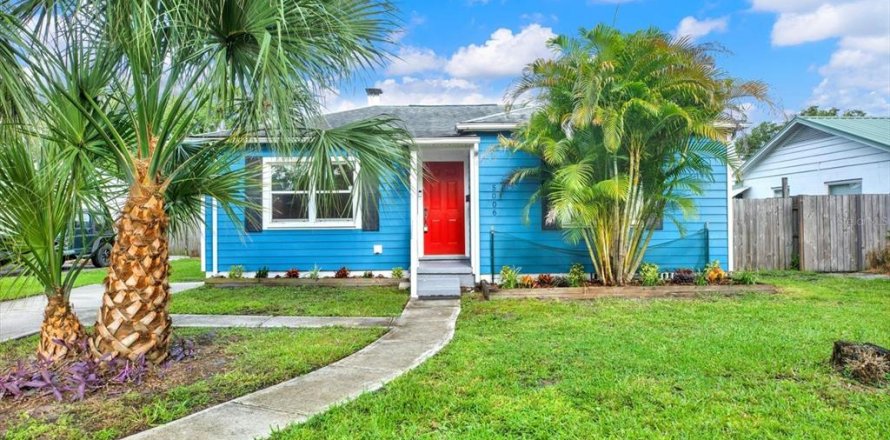 House in Tampa, Florida 2 bedrooms, 84.73 sq.m. № 1837351