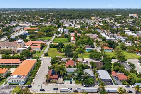 Villa ou maison à louer à Miami, Floride: 1 chambre, 46.92 m2 № 2303536 - photo 13