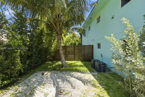 Villa ou maison à louer à Miami, Floride: 1 chambre, 46.92 m2 № 2303536 - photo 8