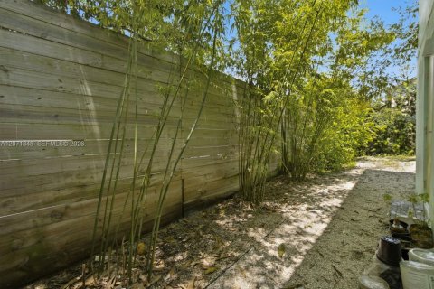 Villa ou maison à louer à Miami, Floride: 1 chambre, 46.92 m2 № 2303536 - photo 7