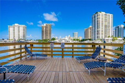 Copropriété à louer à Aventura, Floride: 2 chambres, 109.62 m2 № 1964938 - photo 24