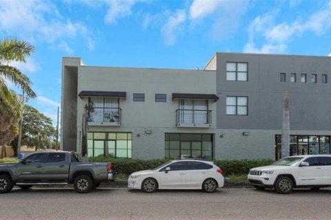 Commercial property in Saint Petersburg, Florida 59.64 sq.m. № 1885946 - photo 15