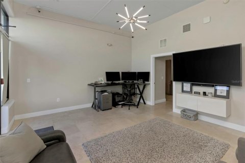 Commercial property in Saint Petersburg, Florida 59.64 sq.m. № 1885946 - photo 4