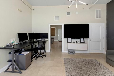 Commercial property in Saint Petersburg, Florida 59.64 sq.m. № 1885946 - photo 3