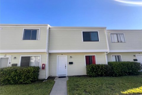 Condo in Altamonte Springs, Florida, 3 bedrooms  № 1847036 - photo 1
