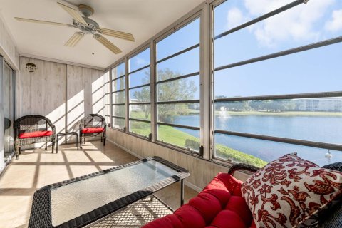 Condo in Coconut Creek, Florida, 2 bedrooms  № 2247035 - photo 25