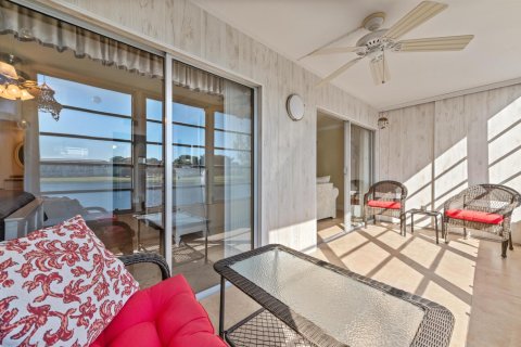 Condo in Coconut Creek, Florida, 2 bedrooms  № 2247035 - photo 22