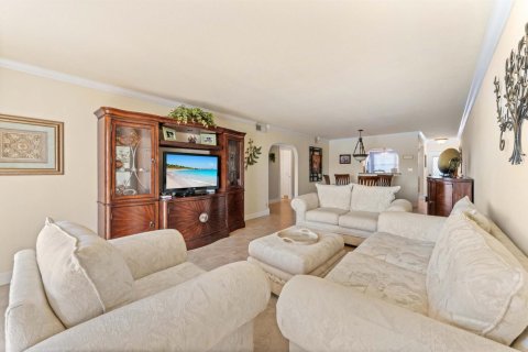 Condo in Coconut Creek, Florida, 2 bedrooms  № 2247035 - photo 14