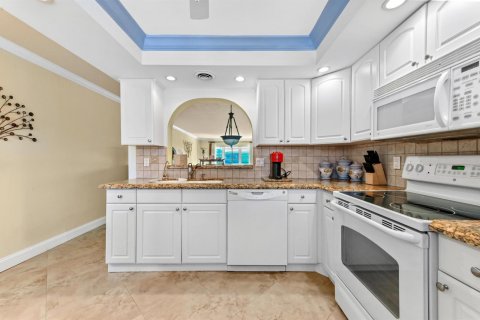 Condo in Coconut Creek, Florida, 2 bedrooms  № 2247035 - photo 7