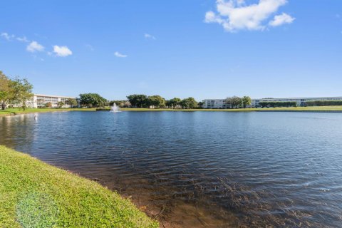 Condo in Coconut Creek, Florida, 2 bedrooms  № 2247035 - photo 28