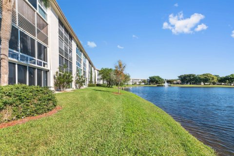 Condo in Coconut Creek, Florida, 2 bedrooms  № 2247035 - photo 26