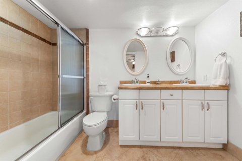 Condo in Coconut Creek, Florida, 2 bedrooms  № 2247035 - photo 20