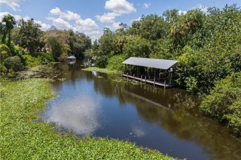 House in LaBelle, Florida 3 bedrooms, 419.45 sq.m. № 1731743 - photo 5