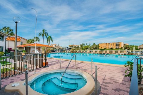 Copropriété à vendre à Saint Petersburg, Floride: 2 chambres, 113.34 m2 № 2312926 - photo 25