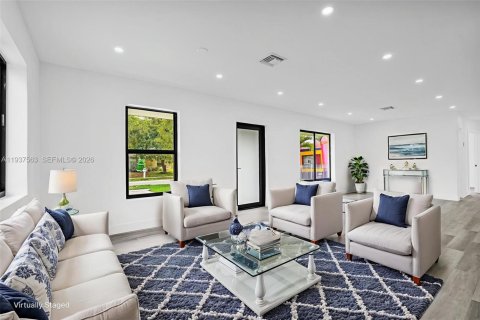 Casa en venta en Miami Gardens, Florida, 3 dormitorios, 102.56 m2 № 1995367 - foto 10