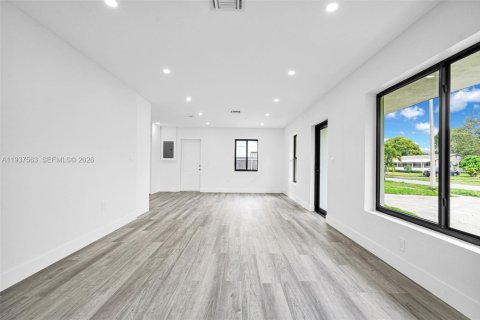 Casa en venta en Miami Gardens, Florida, 3 dormitorios, 102.56 m2 № 1995367 - foto 21