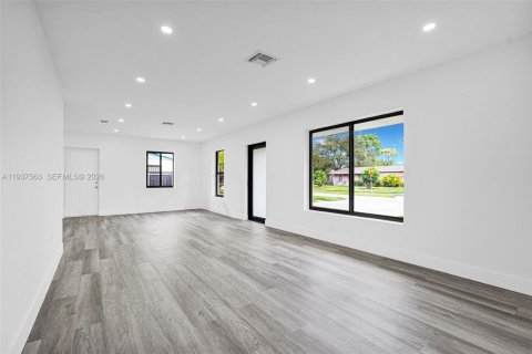 Casa en venta en Miami Gardens, Florida, 3 dormitorios, 102.56 m2 № 1995367 - foto 23