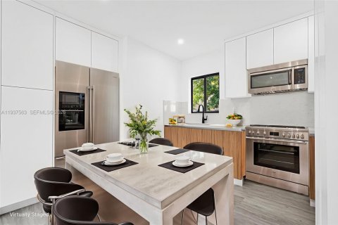 Casa en venta en Miami Gardens, Florida, 3 dormitorios, 102.56 m2 № 1995367 - foto 30