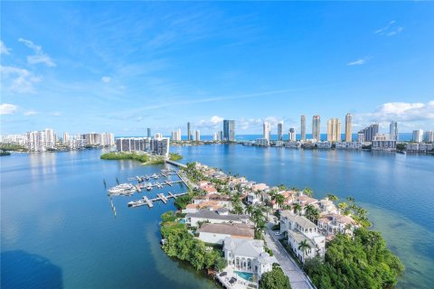 Condo à Aventura, Floride, 4 chambres  № 2079884