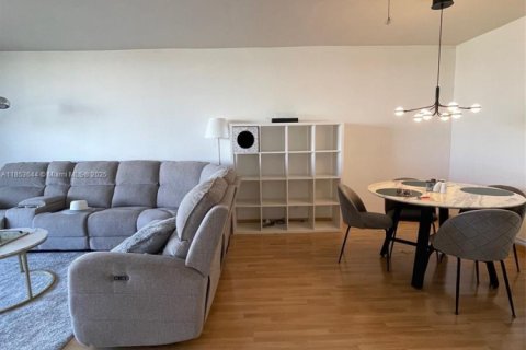 Condominio en alquiler en Hallandale Beach, Florida, 1 dormitorio, 88.26 m2 № 2077058 - foto 5