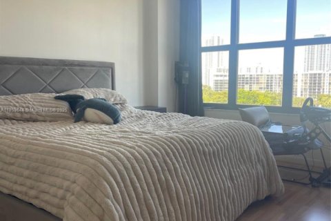Condominio en alquiler en Hallandale Beach, Florida, 1 dormitorio, 88.26 m2 № 2077058 - foto 9