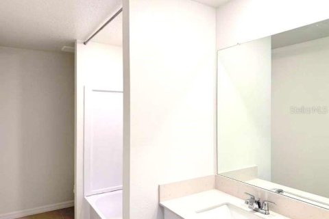 Снять в аренду виллу или дом в Дейд-Сити, Флорида 9 комнат, 216.09м2, № 2198327 - фото 9