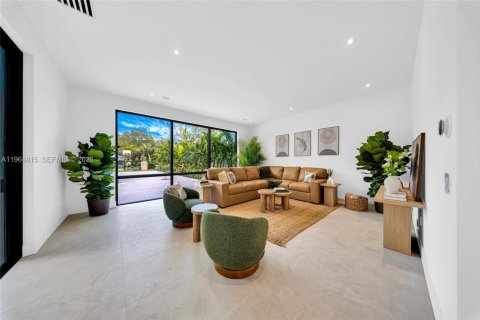 House in Miami, Florida 5 bedrooms № 2026323 - photo 26