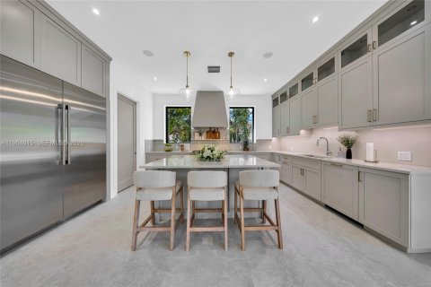 House in Miami, Florida 5 bedrooms № 2026323 - photo 21