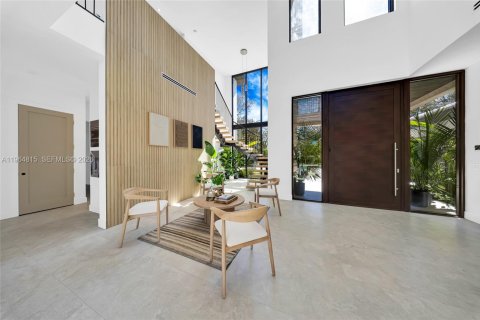 House in Miami, Florida 5 bedrooms № 2026323 - photo 4