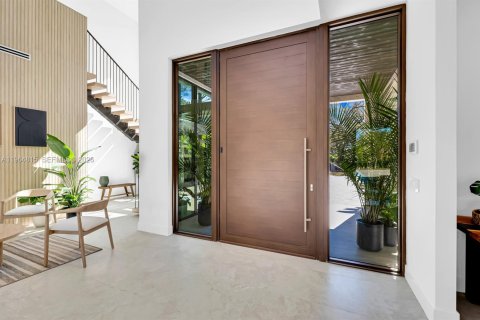 House in Miami, Florida 5 bedrooms № 2026323 - photo 8