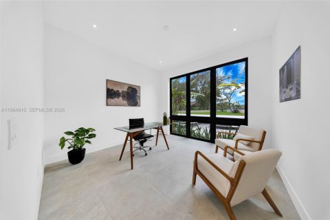 House in Miami, Florida 5 bedrooms № 2026323 - photo 29