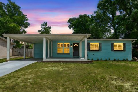 House in Tampa, Florida 4 bedrooms, 123.75 sq.m. № 2110533